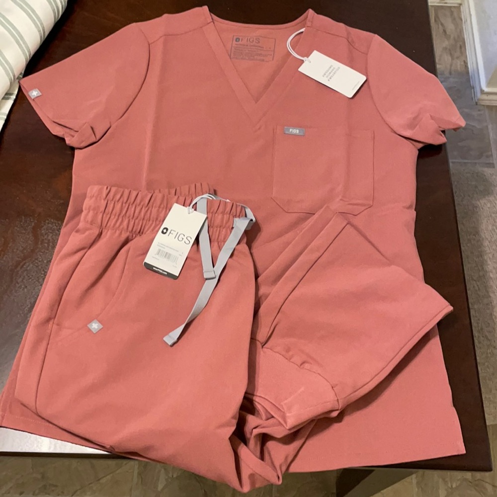 Figs Mauve Set